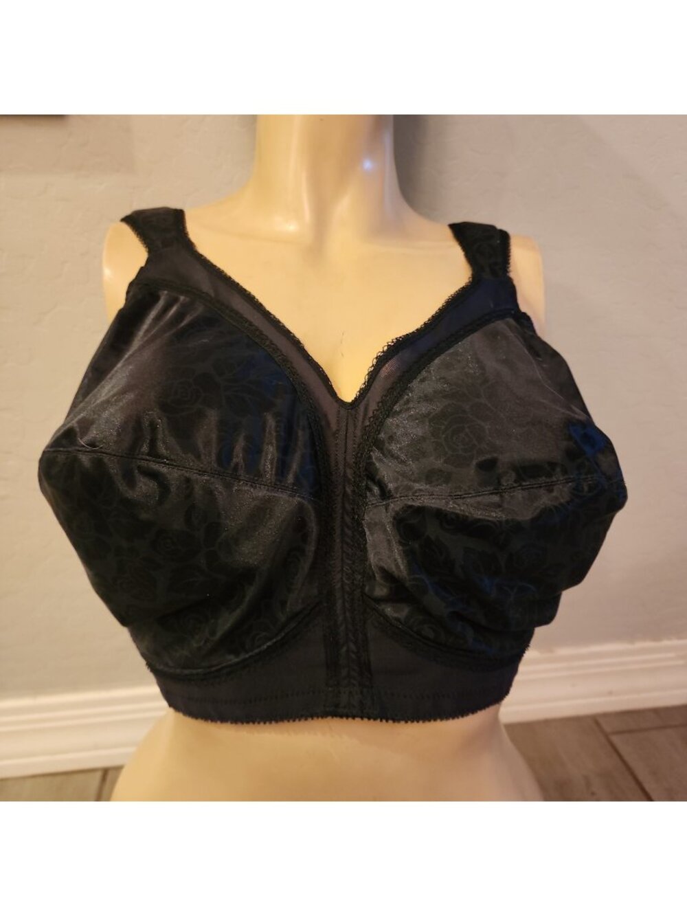 Playtex Bra 46DDD Black Wireless Unlined 4593
